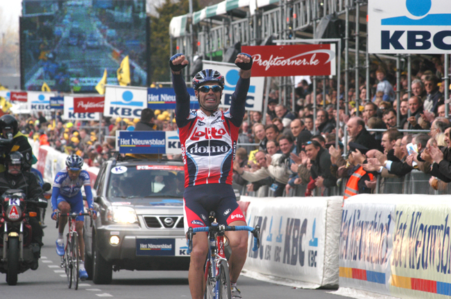 Peter van Petegem win the 2003 Tour of Flanders (Ronde van Vlaanderen)