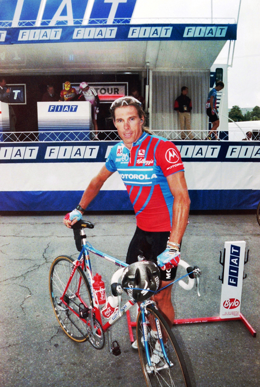 Phil Anderson at the sign-in of stage 11 of the 1992 Tour de France