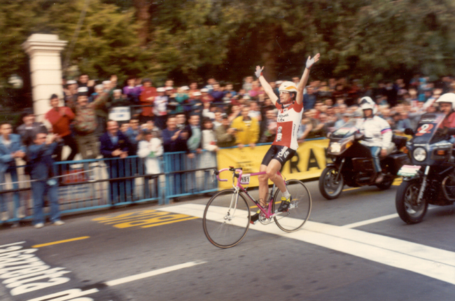 Bugno wins the 1990 Milano-San Remo