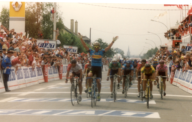 Cipollini wins the second stage of the 1995 Tour de France