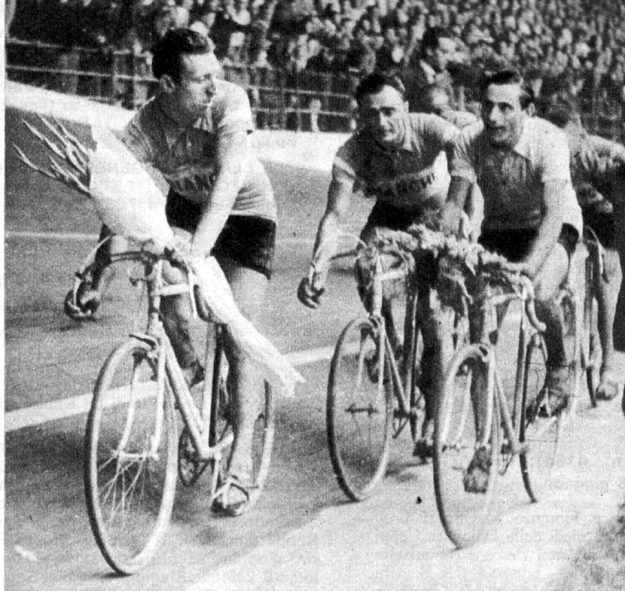1947 Giro d'Italia: Fausto Coppi enjoys winning the Giro