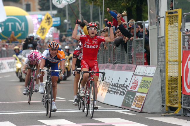 Damiano Cunego wins the 2004 Giro di Lombardia