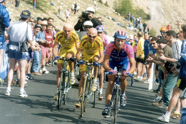 Pantani and Garcelli in the 2000 Giro d'Italia