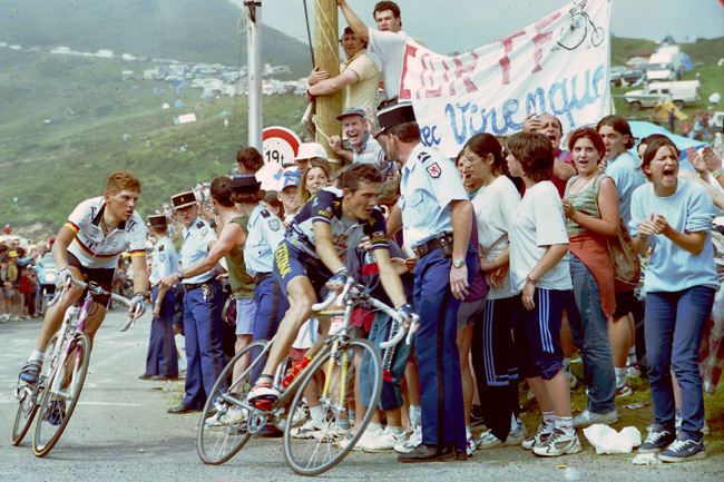 Richard Virenque leads Jan Ullrich in the 1997 Tour de France