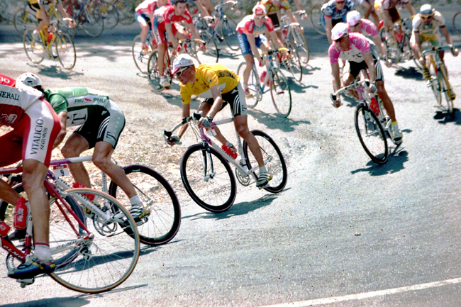 Ullrich descending in stage 14 of the 1998 Tour de France