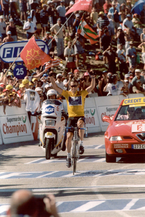 Lance Armstrong wins stage 12