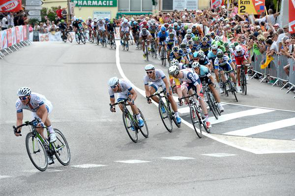 The peloton goes through Bastia