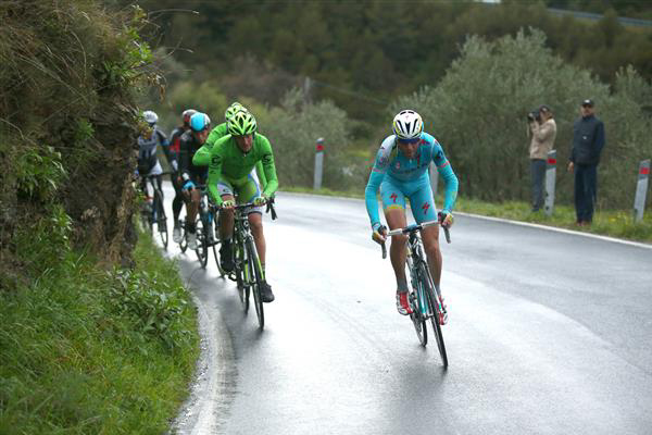 Vincenzo Nibali attacks on the Ciupressa