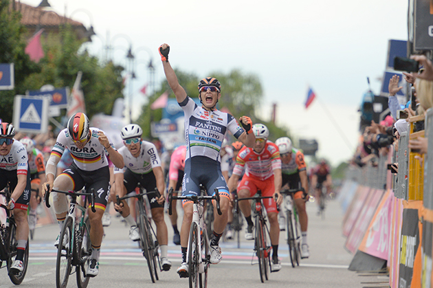 Damiano Cima wins stage 18