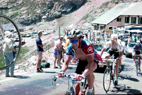 Phil Anderson climbs to l'Alpe d'Huez in the 1992 Tour de France