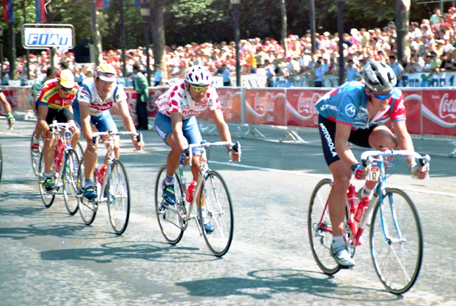 Phil anderson leads in stage 21 of the 1992 Tour de France
