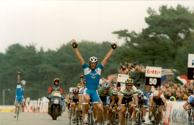 Cipollini wins the 2002 world road championships
