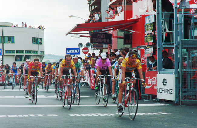 Indurain finishes the 6th stage of the 1992 Giro