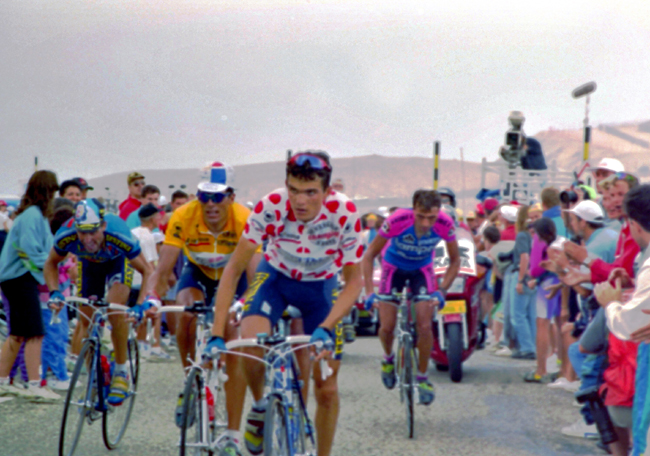 Richard Virenque leads Miguel Indurain in the 1994 Tour de France
