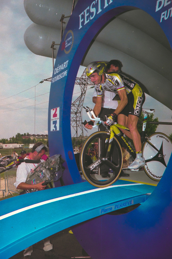 Jalabert takes off in the 2000 Tour de France