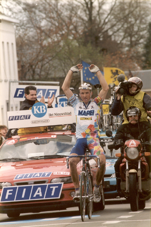 Museeuw wins 1998 Ronde van Vlaanderen