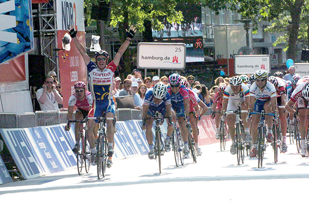 Stuart O'Grady wins 2004 HEW Cyclclassics