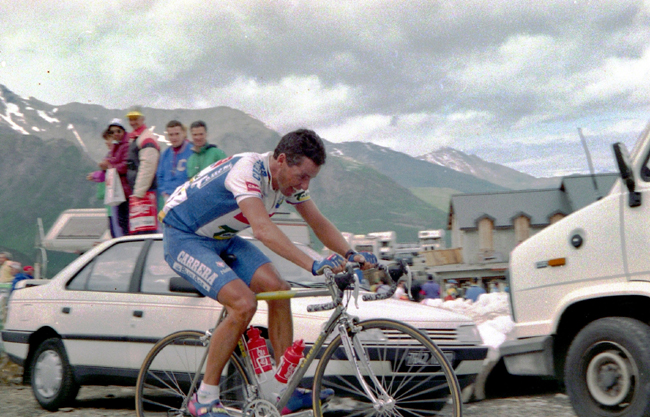 Stephen Roche rides to Isola 2000 in the 1993 Tour de France