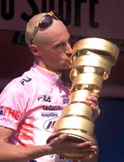 Garzelli and his trophy